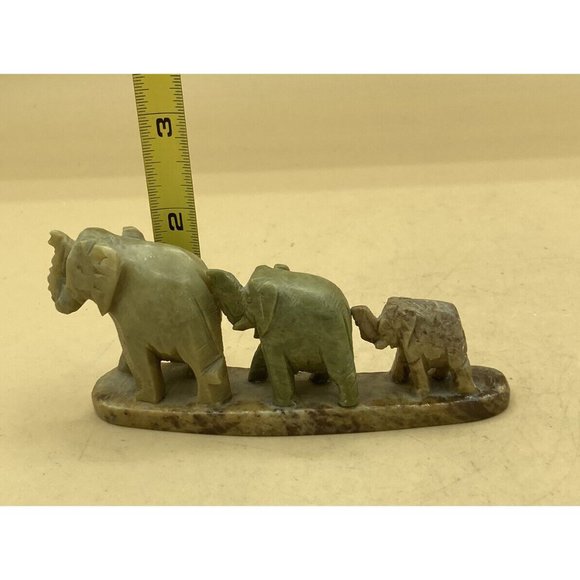 Vintage Carved Stone Trailing Elephants 3 In A Row Soapstone 4.5” Long - Picture 4 of 14
